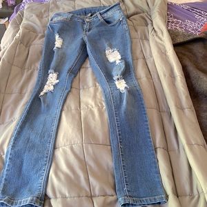 ✨2 FOR $10! Distressed Skinny Jeans - EUC